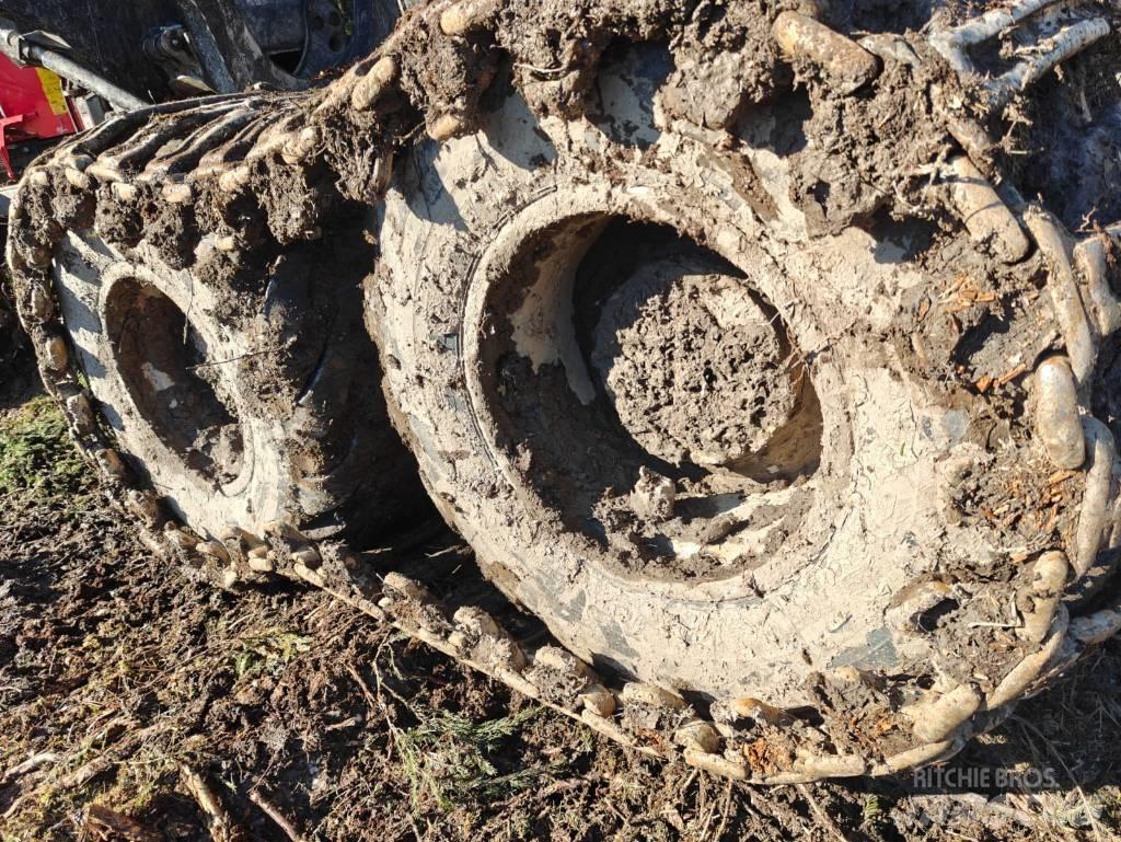 Komatsu 875 集运机