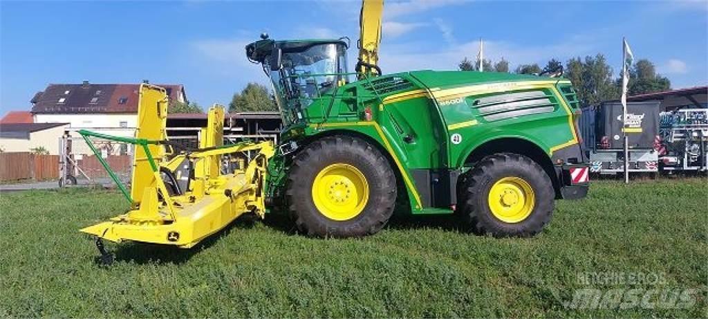 John Deere 8600i 自走式青贮饲料收割机