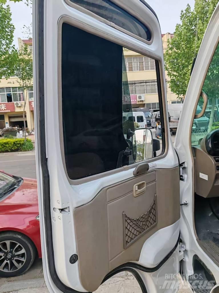 Toyota Coaster 公路客运汽车