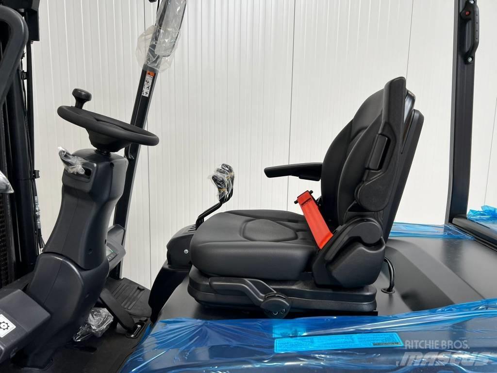 Bobcat B30X-7 PLUS 电动叉车