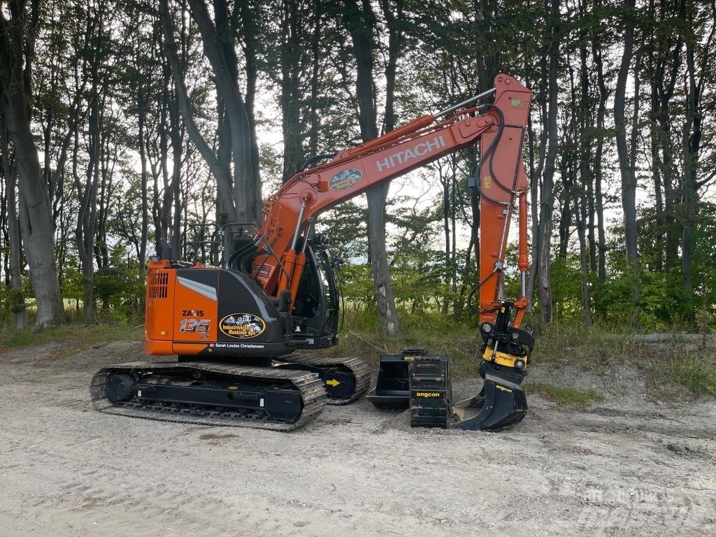 Hitachi ZX 135 US-7 履带挖掘机