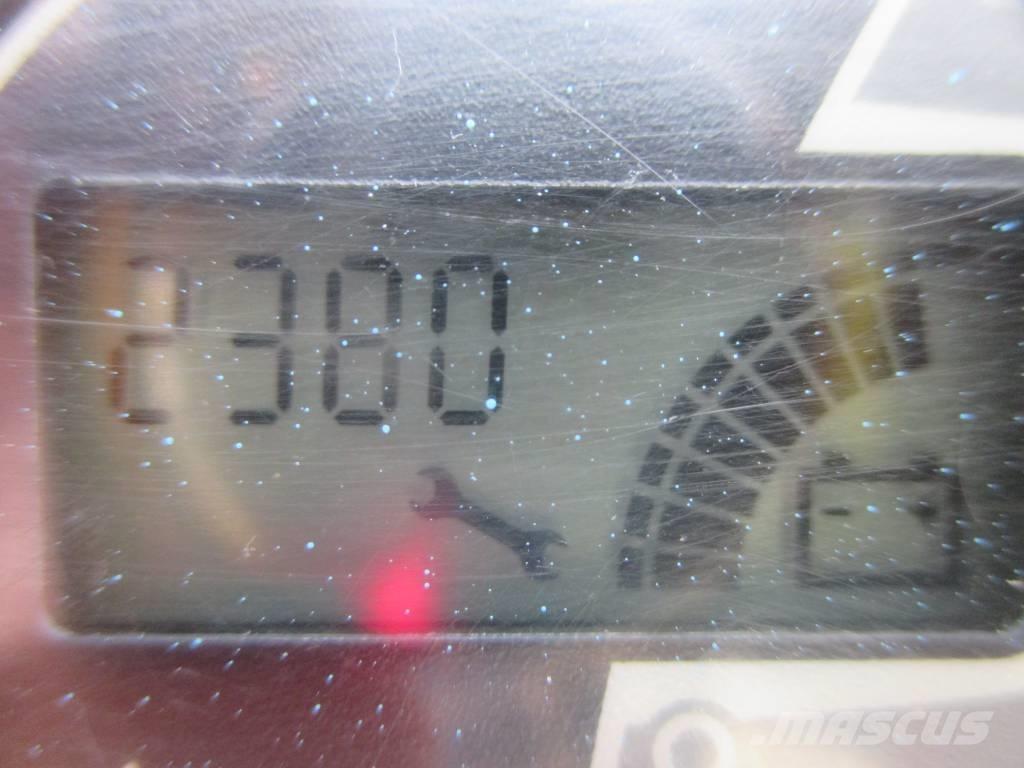 JLG Toucan 8 E 客货电梯