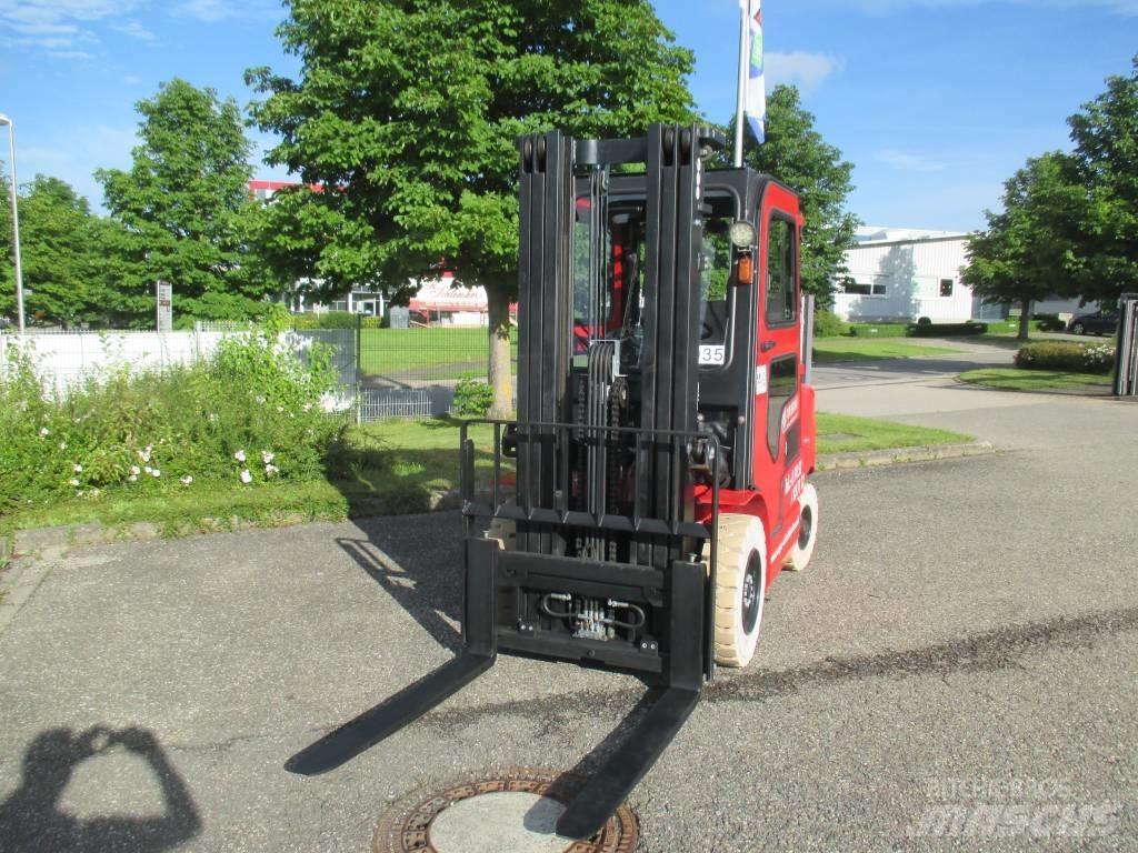 EP EFL 252 电动叉车
