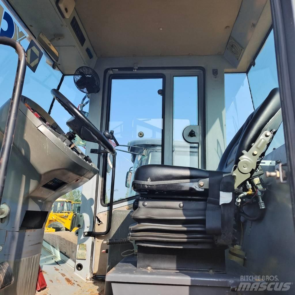 XCMG XS 223 J 单轮压路机