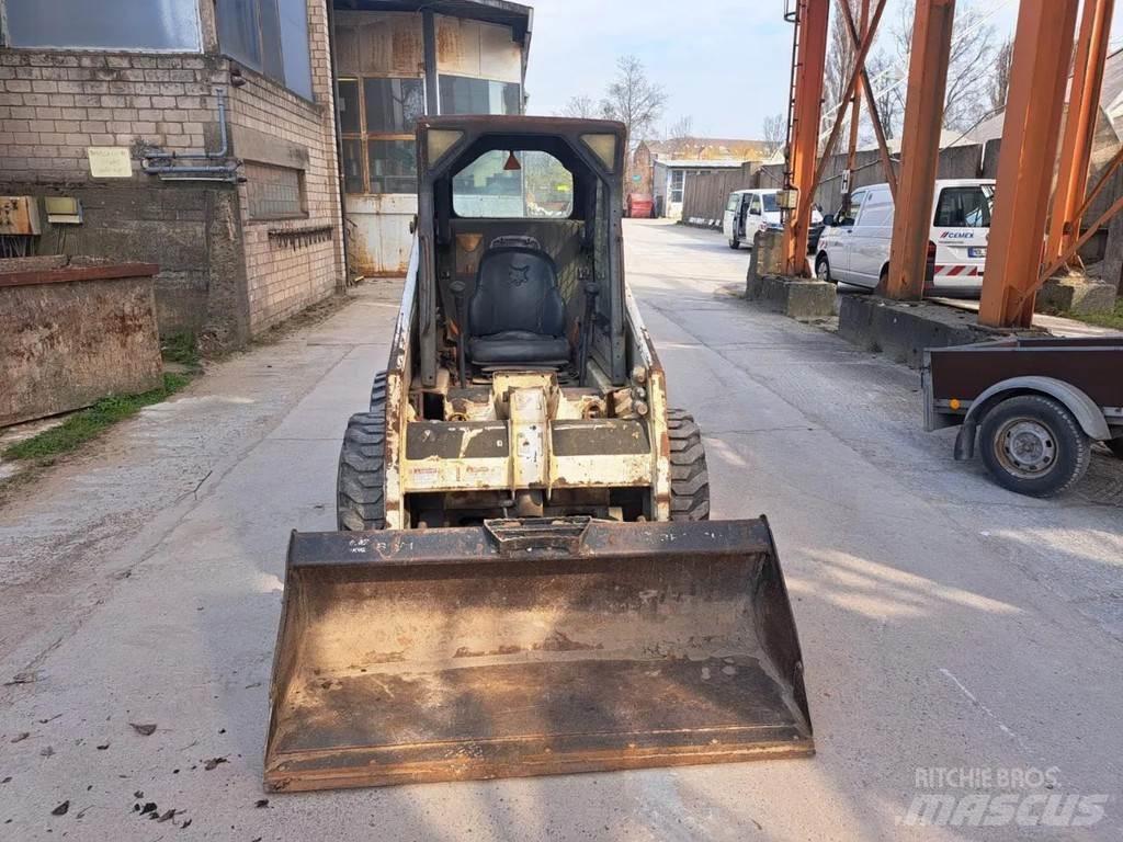 Bobcat S130 滑移装载机