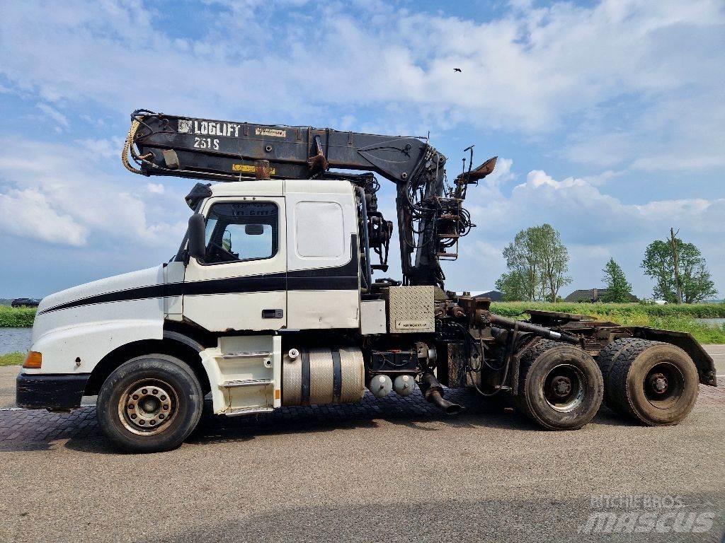 Volvo NH12.460 牵引车