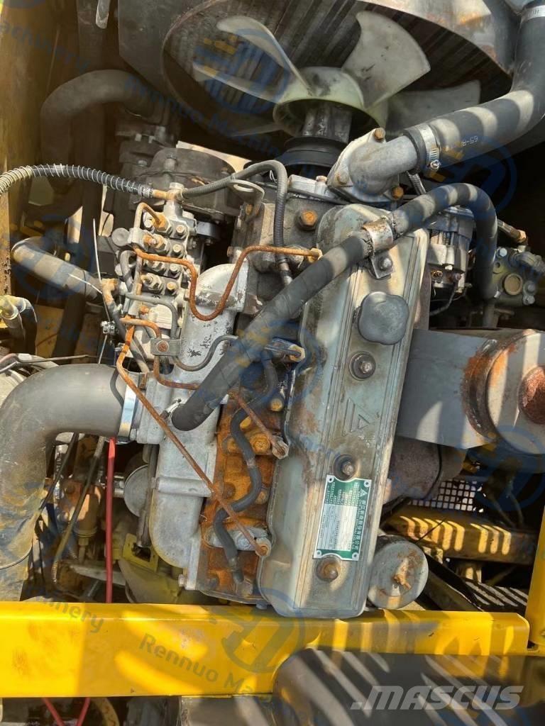 Xinyuan XYB75 轮式挖掘机
