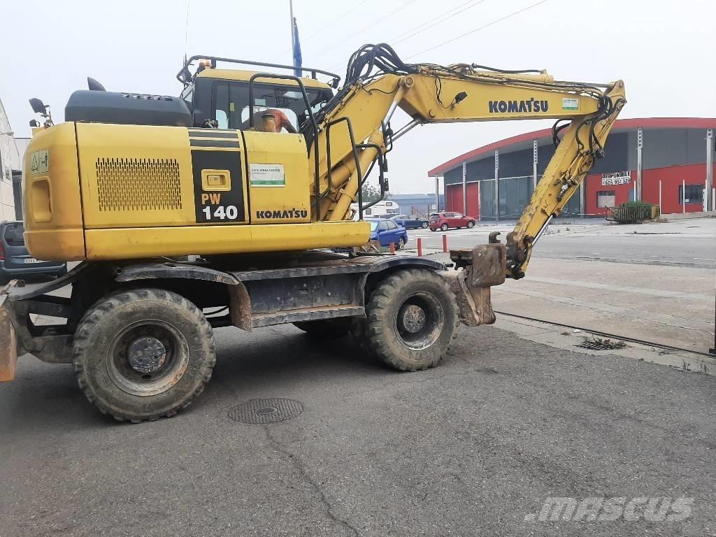 Komatsu PW 140-7 轮式挖掘机