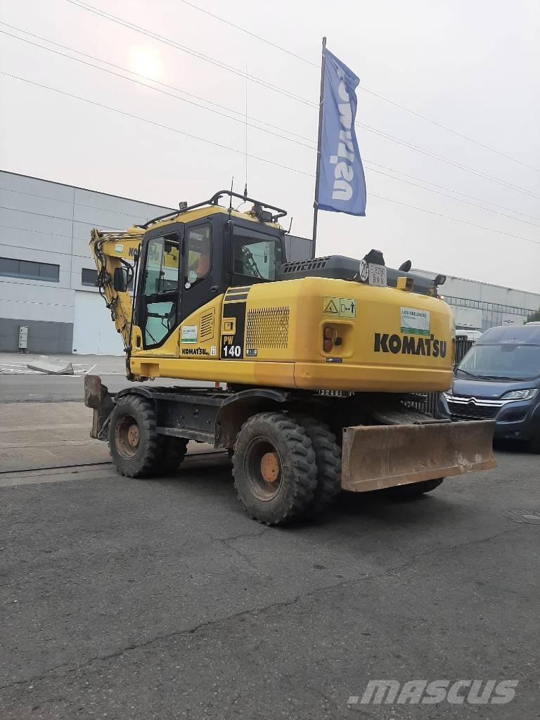 Komatsu PW 140-7 轮式挖掘机