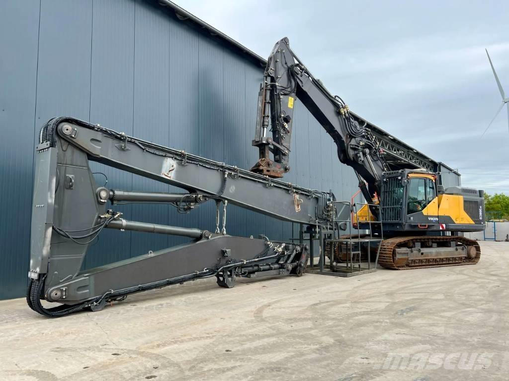 Volvo EC380E HR UHD 组装挖掘机