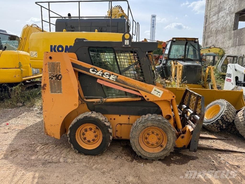 CASE 410 滑移装载机