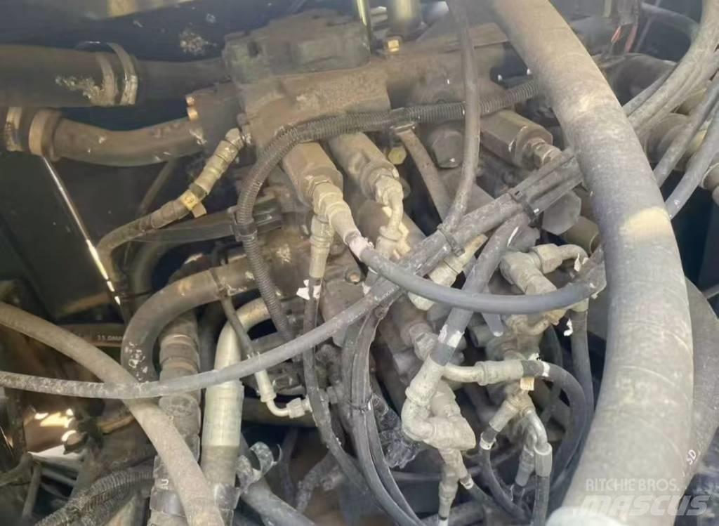 Sumitomo SH240LC 履带挖掘机