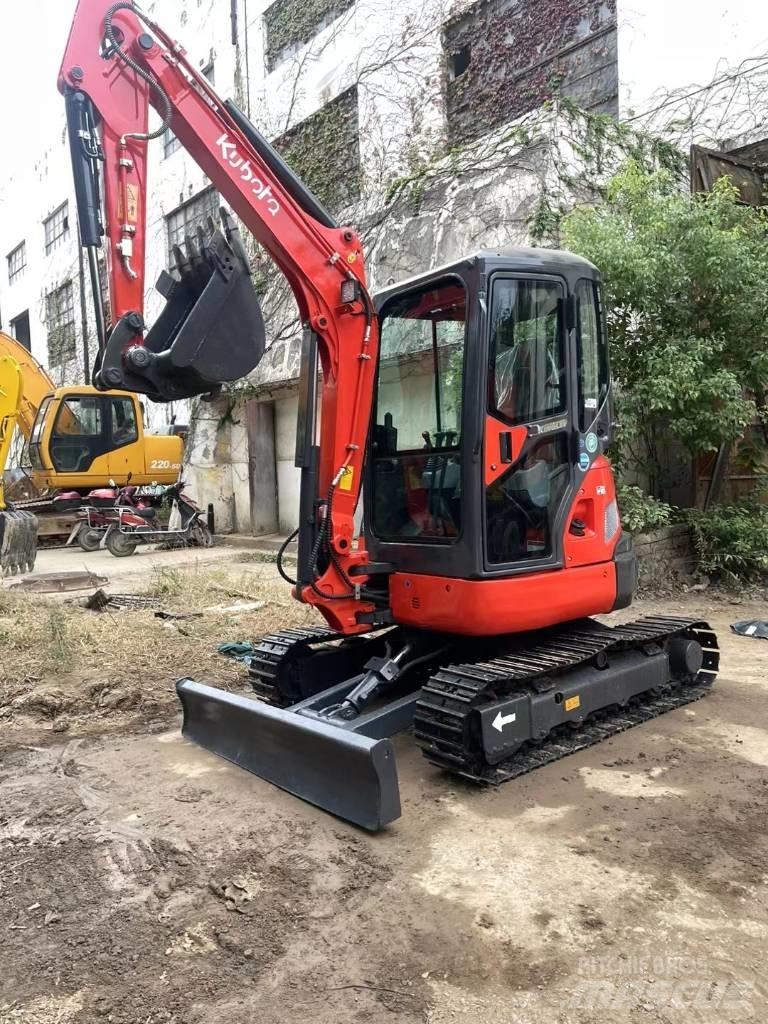 Kubota U35 小型挖掘机