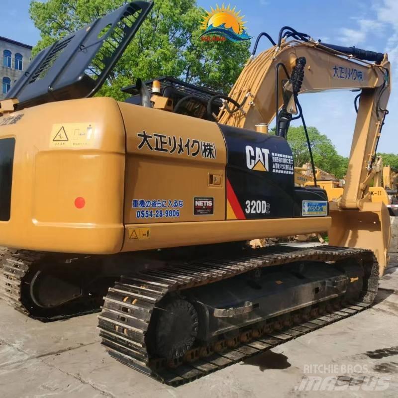 CAT 320d2 中型挖掘机