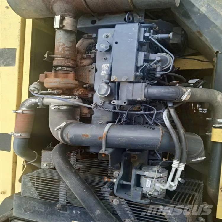 Komatsu 300 履带挖掘机
