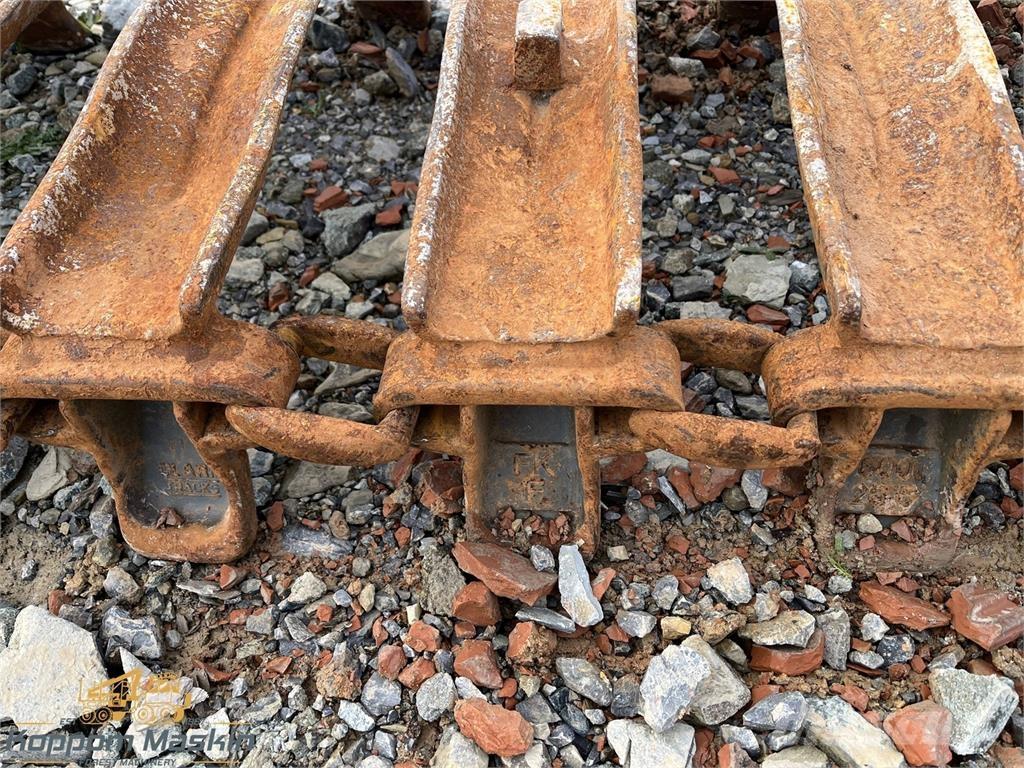 Clark ATF 600x26,5 履带、链条和底盘