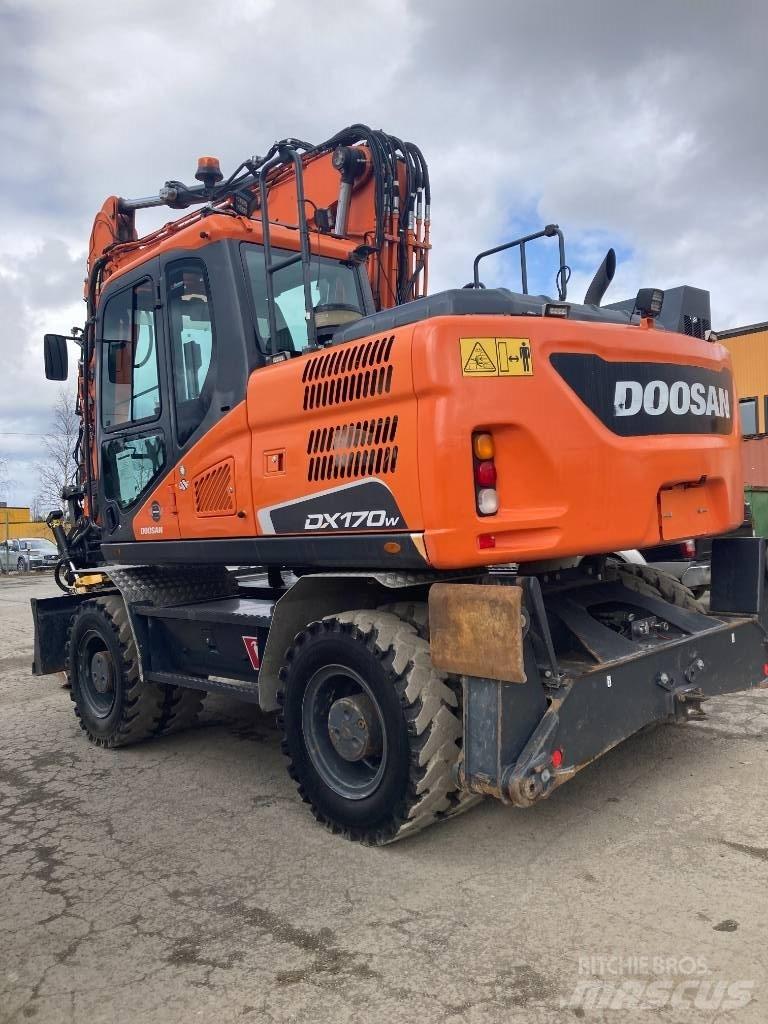 Doosan DX 170 W 轮式挖掘机