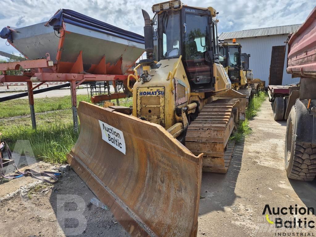 Komatsu D51 履带式推土机