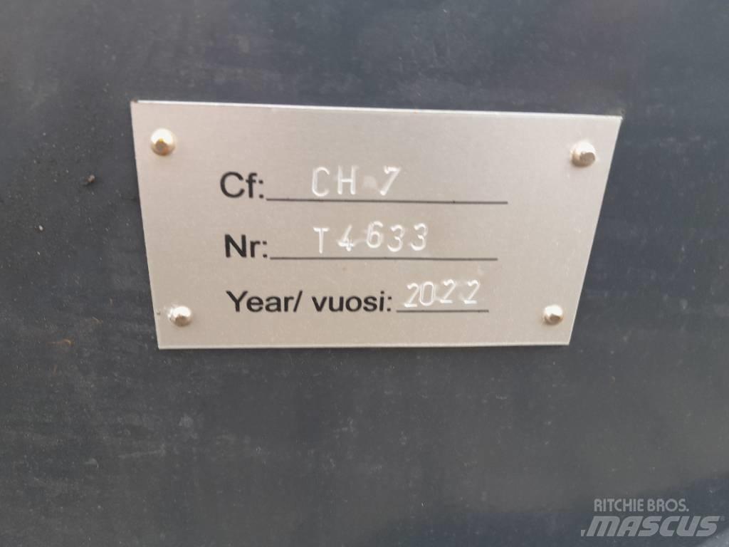 John Deere 1270G 吊杆和铲斗