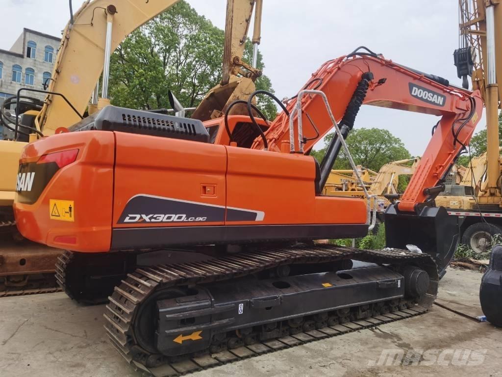 Doosan DX 300 LC 履带挖掘机