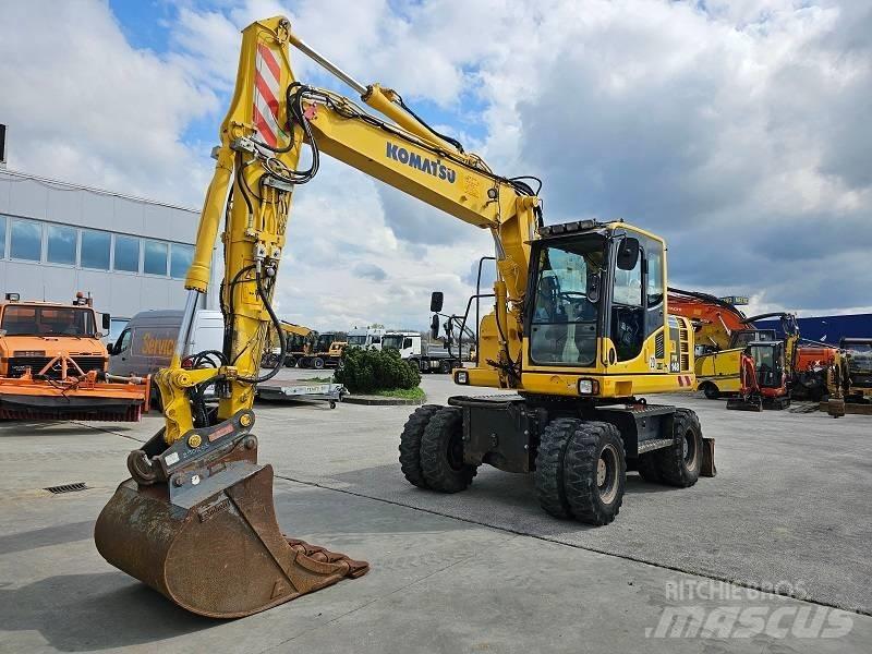 Komatsu PW 148-8 轮式挖掘机