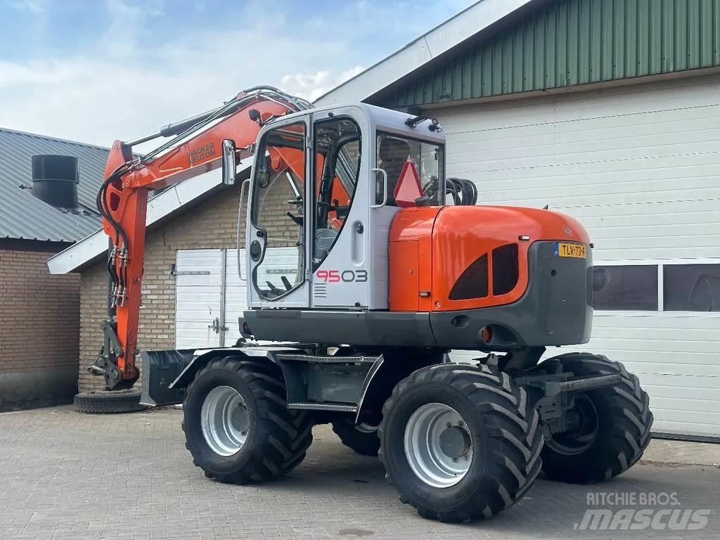 Neuson 9503 中型挖掘机