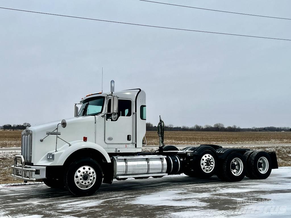 Kenworth T 800 牵引车