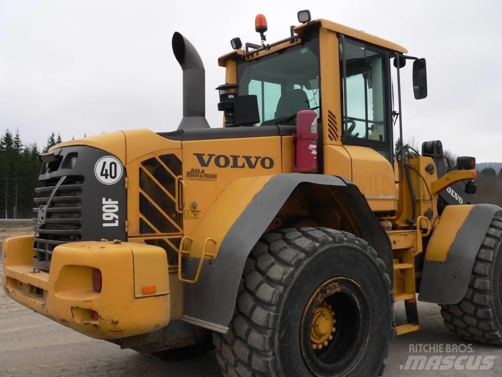 Volvo L 90 F 轮式装载机