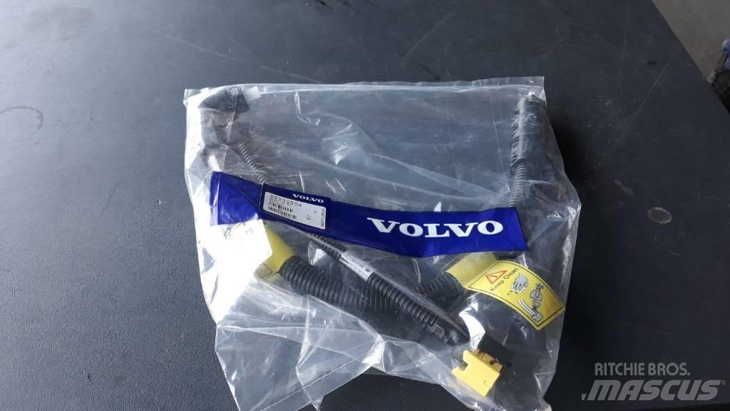 Volvo HOSE 22330354 运输工具-其他