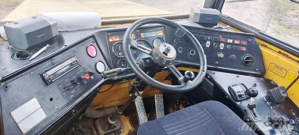 Volvo BM A 25 B 铰接式自卸车