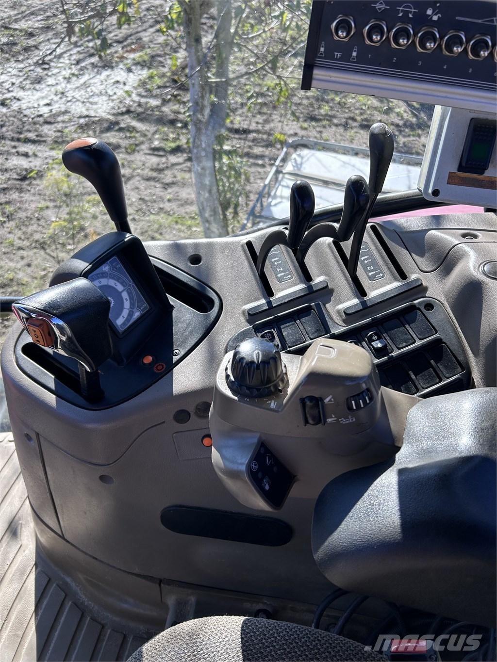 CASE Maxxum 125 拖拉机/农用车