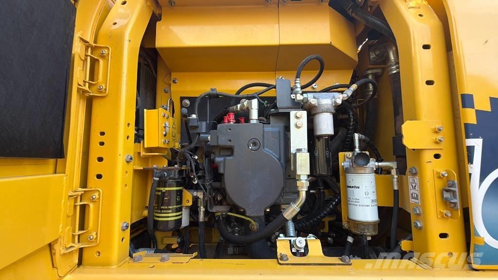 Komatsu HB 215 LC-3 履带挖掘机