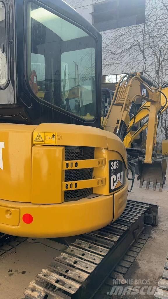 CAT 303.5 小型挖掘机