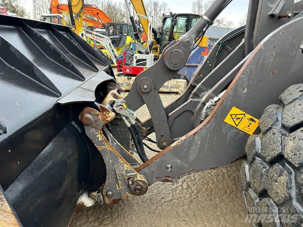 Volvo L 120 H 轮式装载机