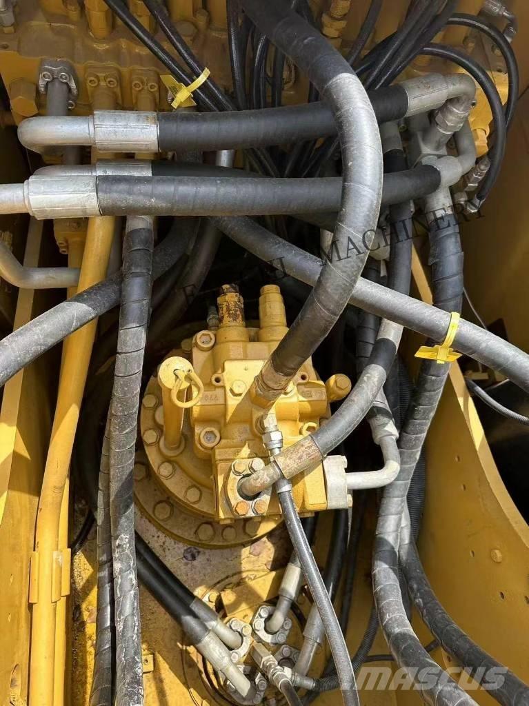 CAT 323 D2 履带挖掘机