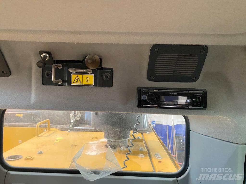 CAT 323F LN 履带挖掘机