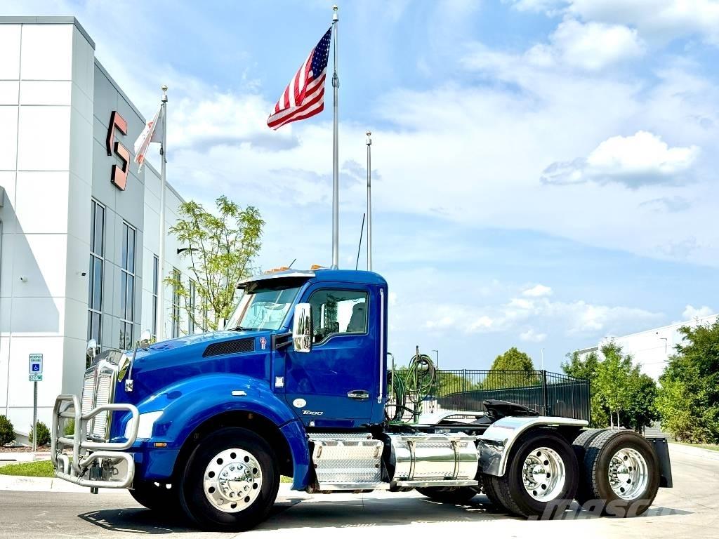 Kenworth T 880 牵引车