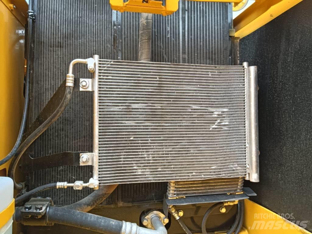 Komatsu PC 240 履带挖掘机