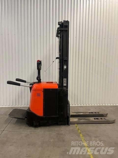 BT SPE 125 L 手推堆垛车