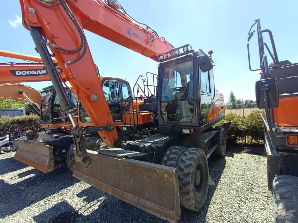 Doosan DX140W-5 轮式挖掘机