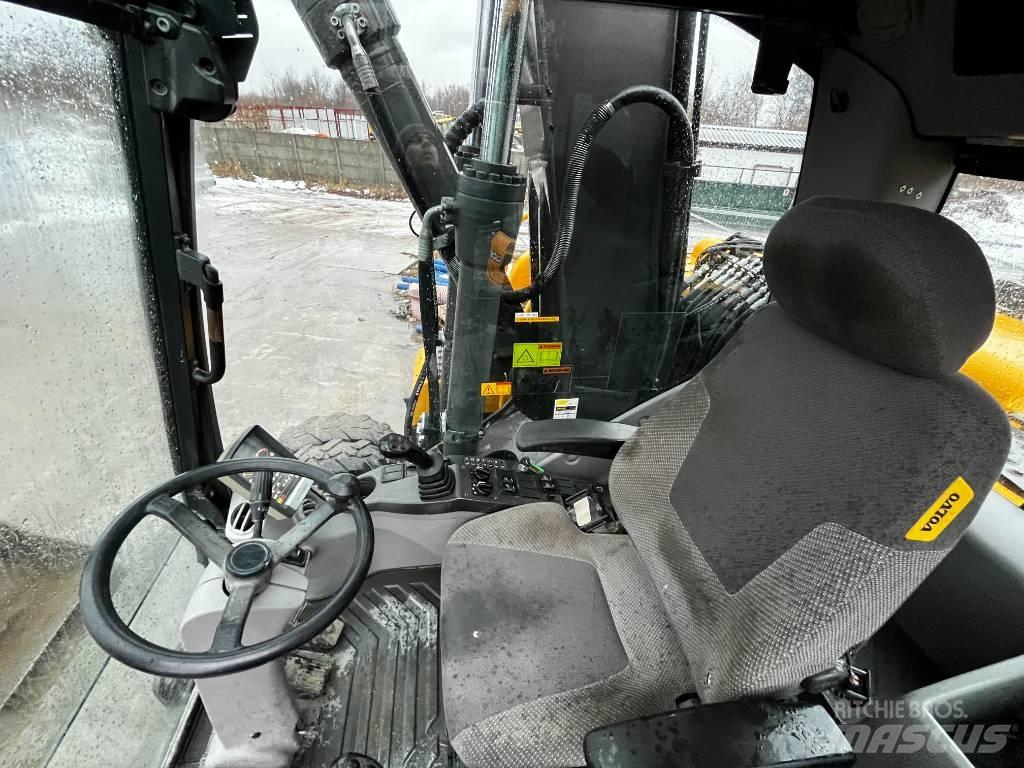 Volvo EW 140 C 轮式挖掘机