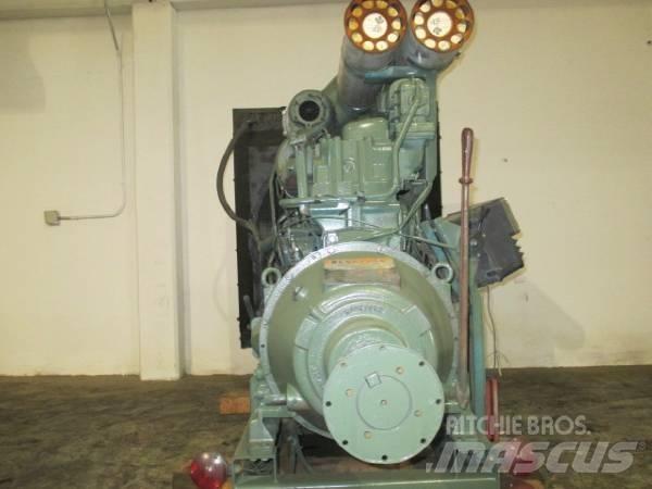 Volvo TID121LP 发动机