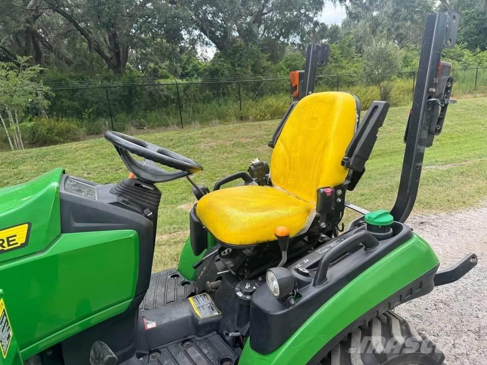 John Deere 1025 R 拖拉机/农用车