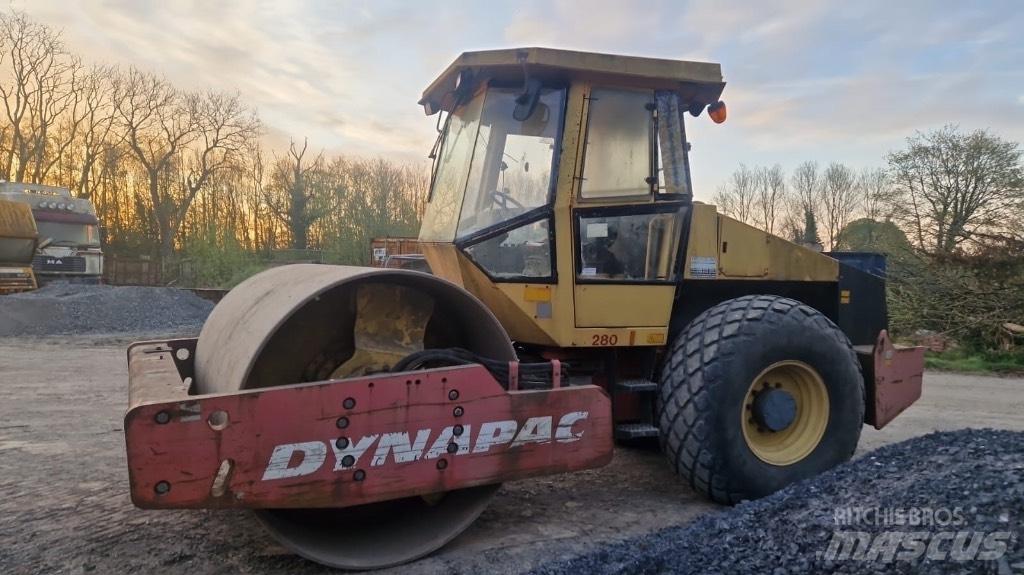 Dynapac Ca280d 双轮压路机