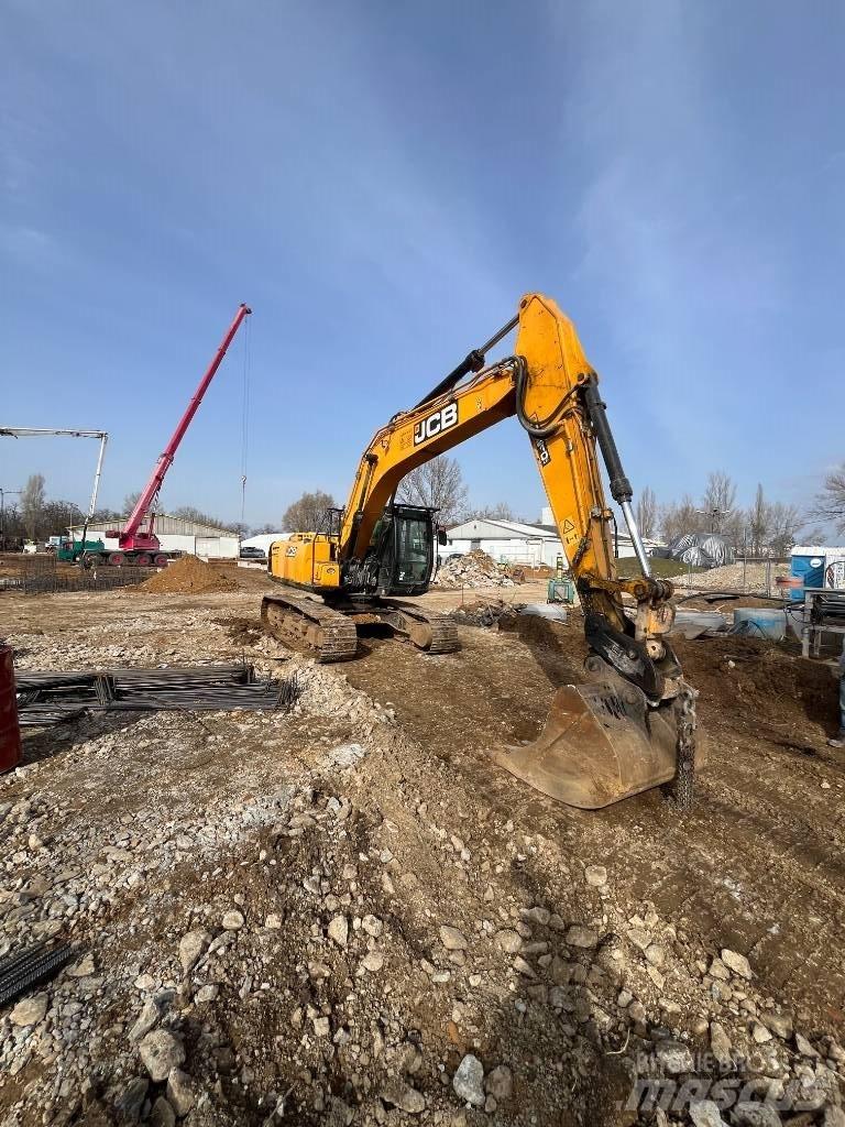 JCB JS 210 履带挖掘机