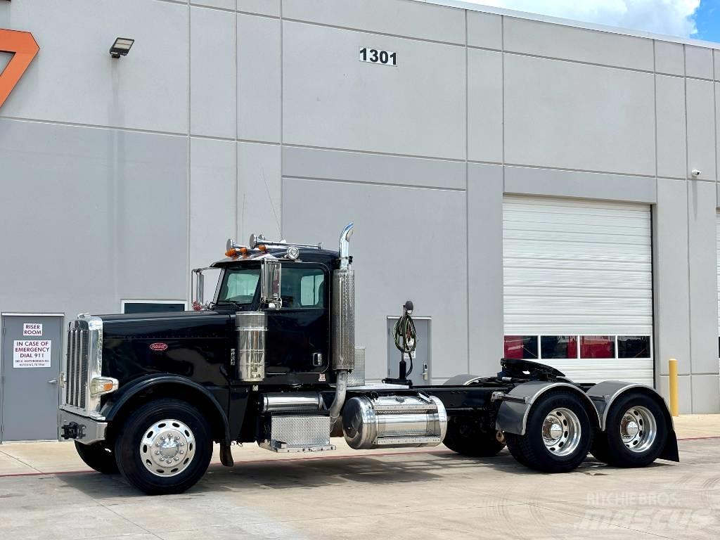 Peterbilt 388 牵引车