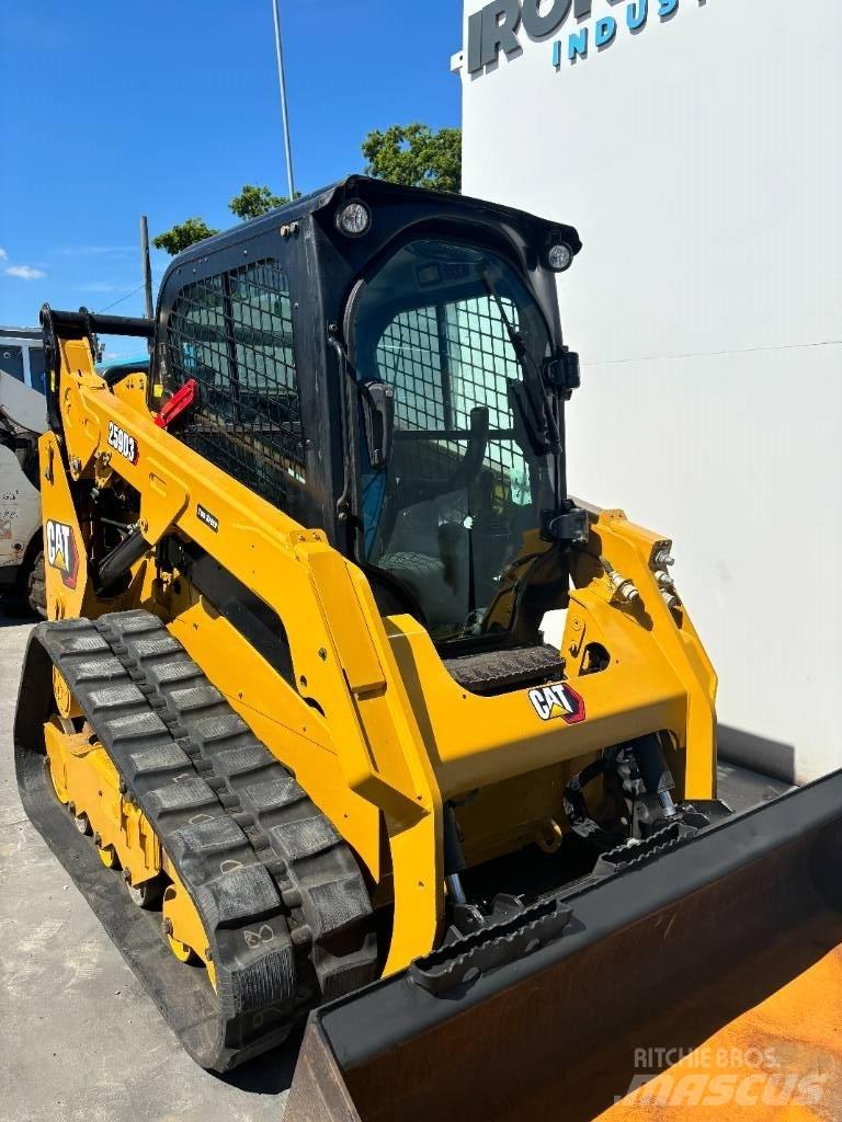CAT 259D3 滑移装载机