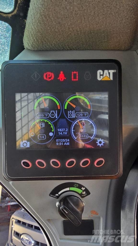 CAT 259D3 滑移装载机