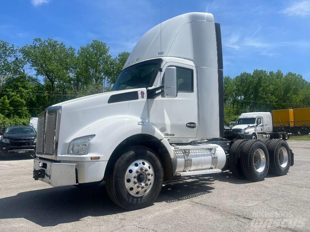 Kenworth T 880 牵引车