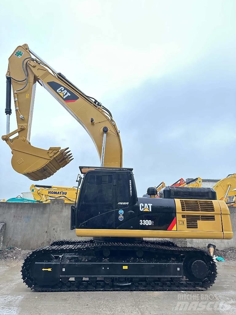 CAT 330 D2 中型挖掘机